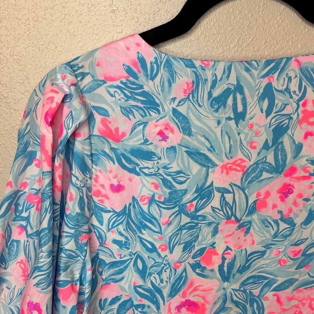 Lilly Pulitzer Ivee “Bondi Blue my Little Peony” Floral Puff Sleeve Cotton Vneck